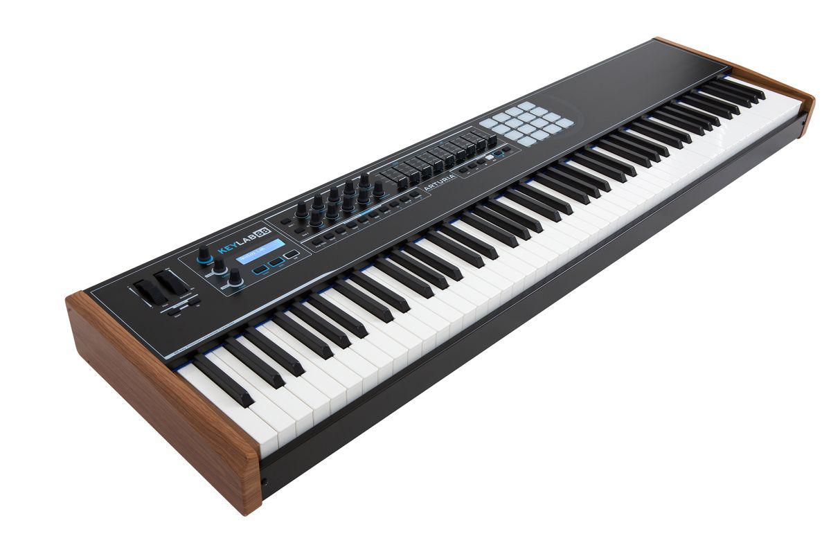 Arturia - Controlador MIDI Keylab Essential 88, Color: Negro_18