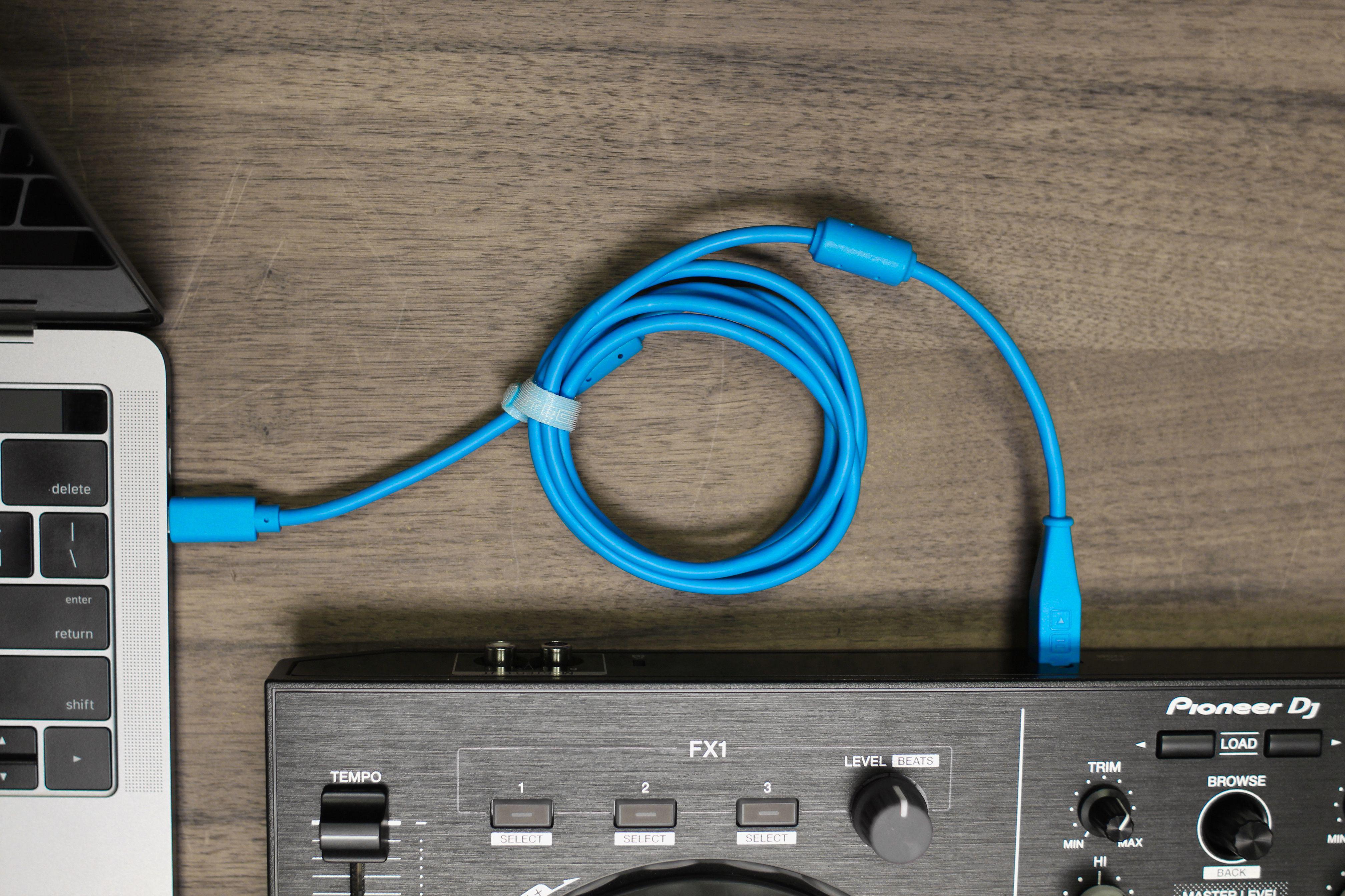 DJTT - Cable de Datos y Audio USB-B a USB-C, Recto / Recto Color: Blanco_35